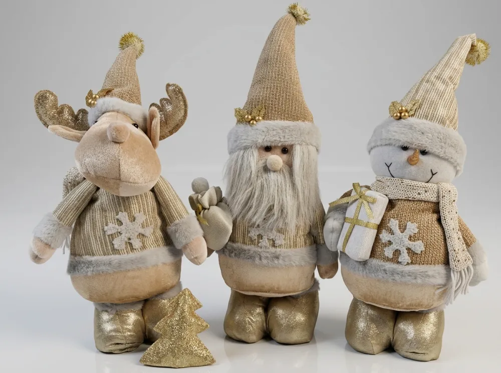 MUÑECOS NAVIDEÑOS DE PELUCHE EN TONOS DORADOS Y ARENA
