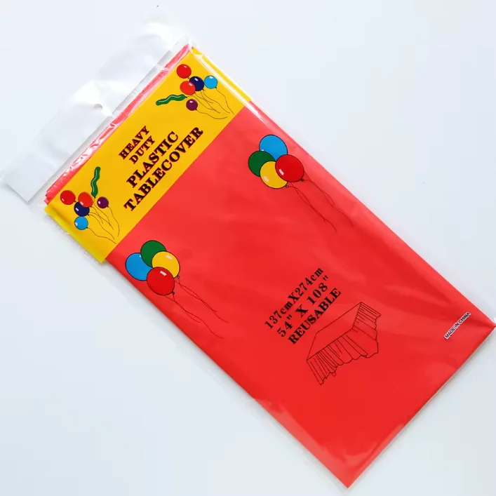 MANTEL PLASTICO ROJO PARA TABLERO - RECTANGULAR - 137 CM X 274 CM